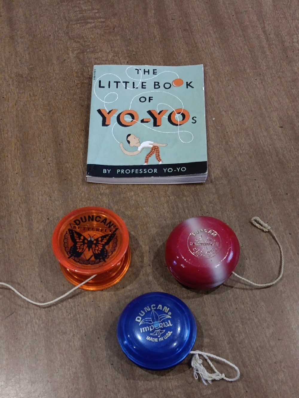 Duncan Yo-Yo Set with Instruction Booklet - Orange, Red, Blue